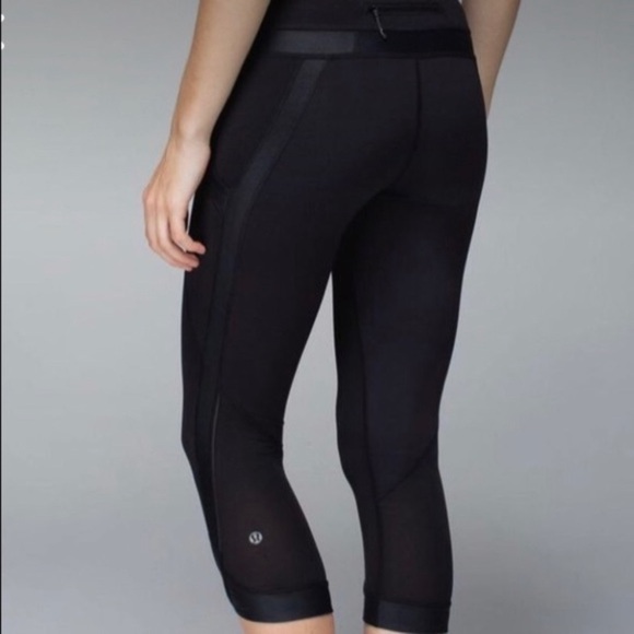 Used Lululemon Chase me Chop black 6 legging pants tights - Picture 2 of 8